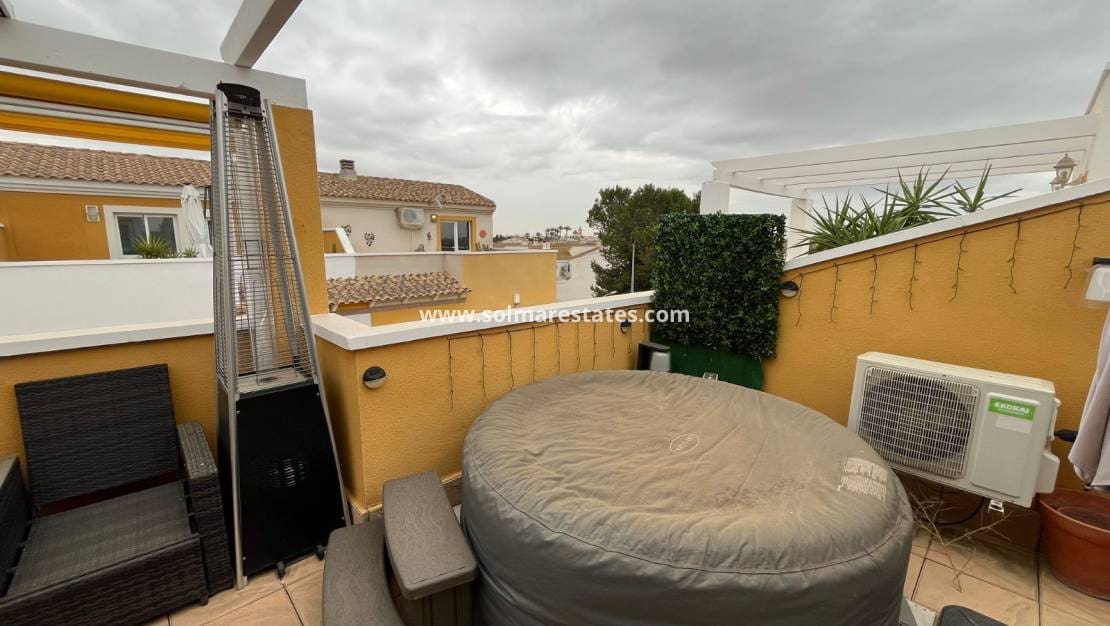 2 bedroom Townhouse for sale in Catral with pool - € 159,995 (Ref: 9635035)