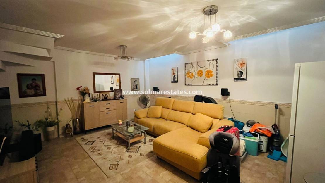 2 bedroom Townhouse for sale in Catral with pool - € 159,995 (Ref: 9635035)