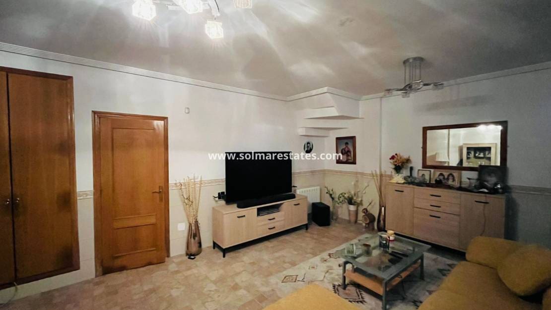 2 bedroom Townhouse for sale in Catral with pool - € 159,995 (Ref: 9635035)