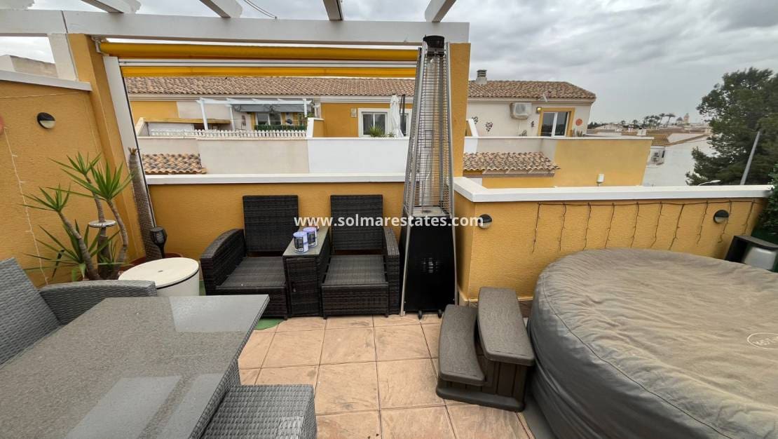2 bedroom Townhouse for sale in Catral with pool - € 159,995 (Ref: 9635035)