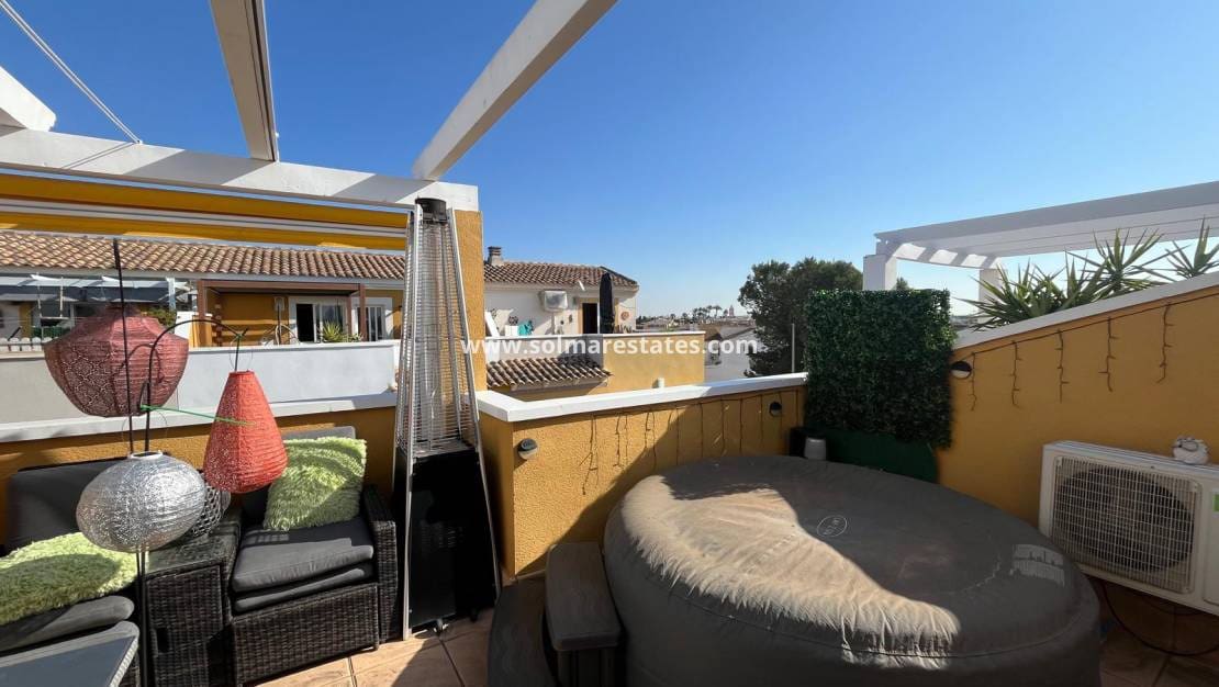 2 bedroom Townhouse for sale in Catral with pool - € 159,995 (Ref: 9635035)