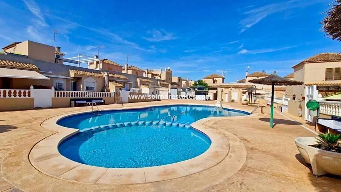 Casa de 2 habitaciones en Los Balcones en venta con piscina - 159.900 € (Ref: 9641009)