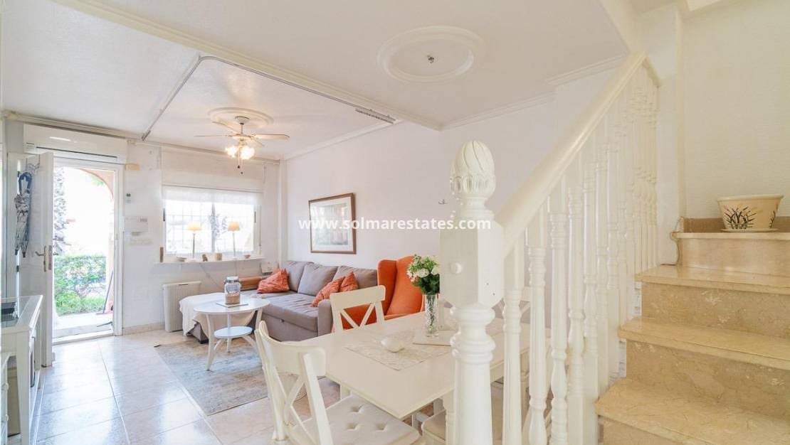 2 sypialnia Dom blizniak na sprzedaż w Playa Flamenca z basenem - 195 000 € (Ref: 9641010)