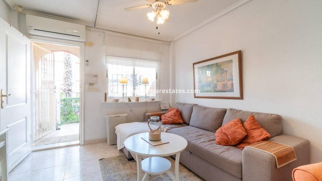 2 sypialnia Dom blizniak na sprzedaż w Playa Flamenca z basenem - 195 000 € (Ref: 9641010)