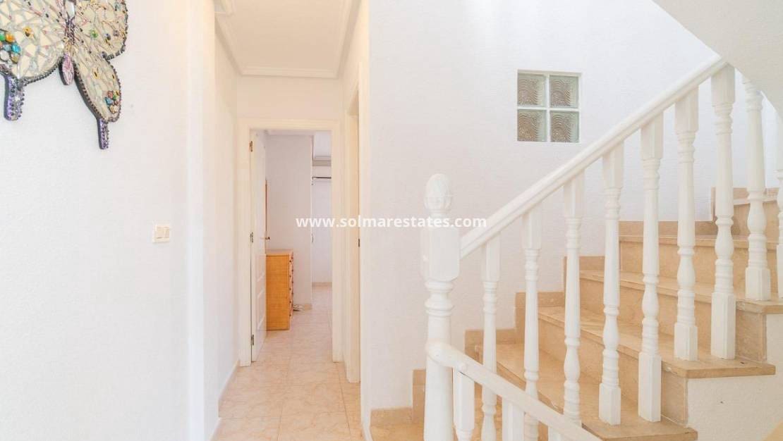 2 sypialnia Dom blizniak na sprzedaż w Playa Flamenca z basenem - 195 000 € (Ref: 9641010)