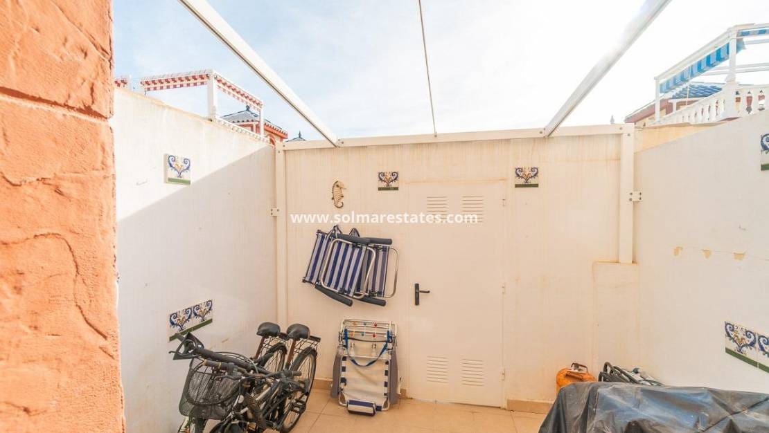 2 sypialnia Dom blizniak na sprzedaż w Playa Flamenca z basenem - 195 000 € (Ref: 9641010)