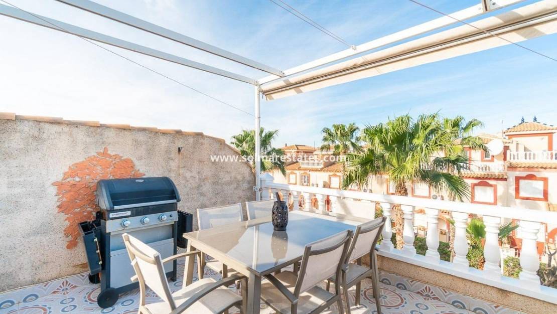 2 sypialnia Dom blizniak na sprzedaż w Playa Flamenca z basenem - 195 000 € (Ref: 9641010)