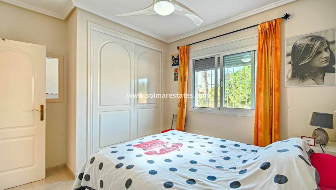 2 chambre Villa/Maison Semi-Mitoyenne à vendre à Ciudad Quesada avec piscine - 249 000 € (Ref: 9641012)