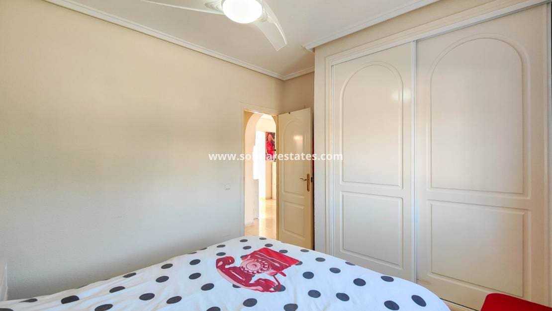 2 chambre Villa/Maison Semi-Mitoyenne à vendre à Ciudad Quesada avec piscine - 249 000 € (Ref: 9641012)