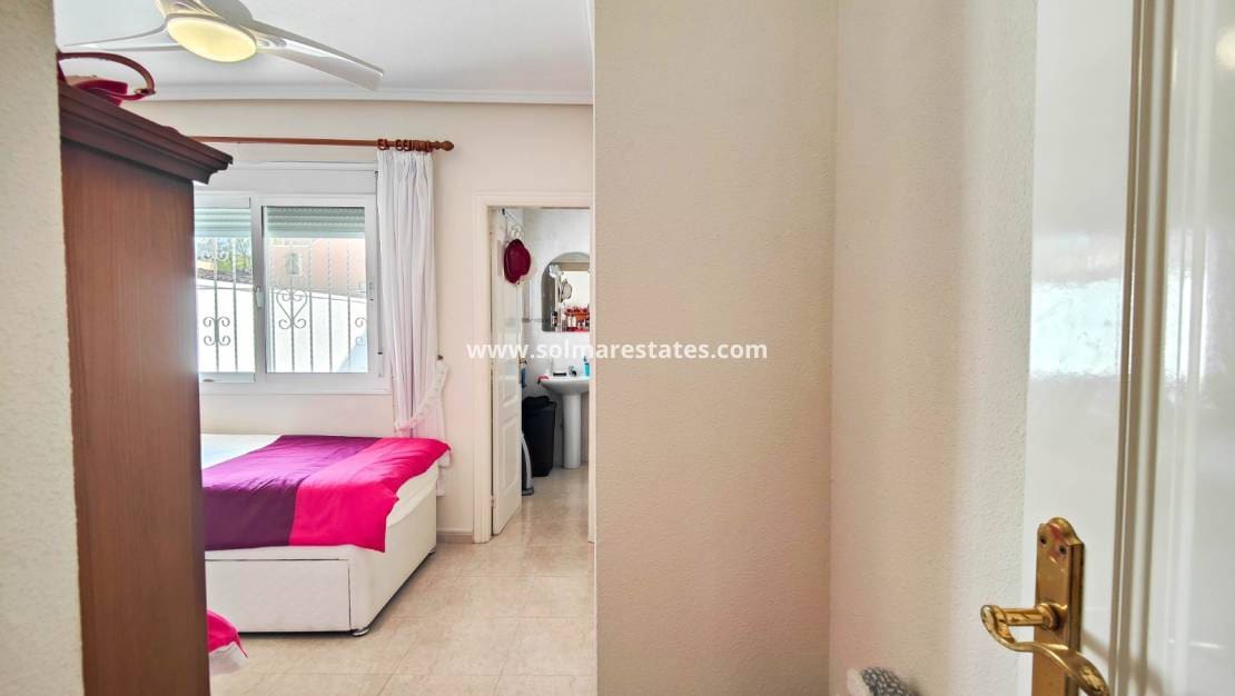 2 chambre Villa/Maison Semi-Mitoyenne à vendre à Ciudad Quesada avec piscine - 249 000 € (Ref: 9641012)