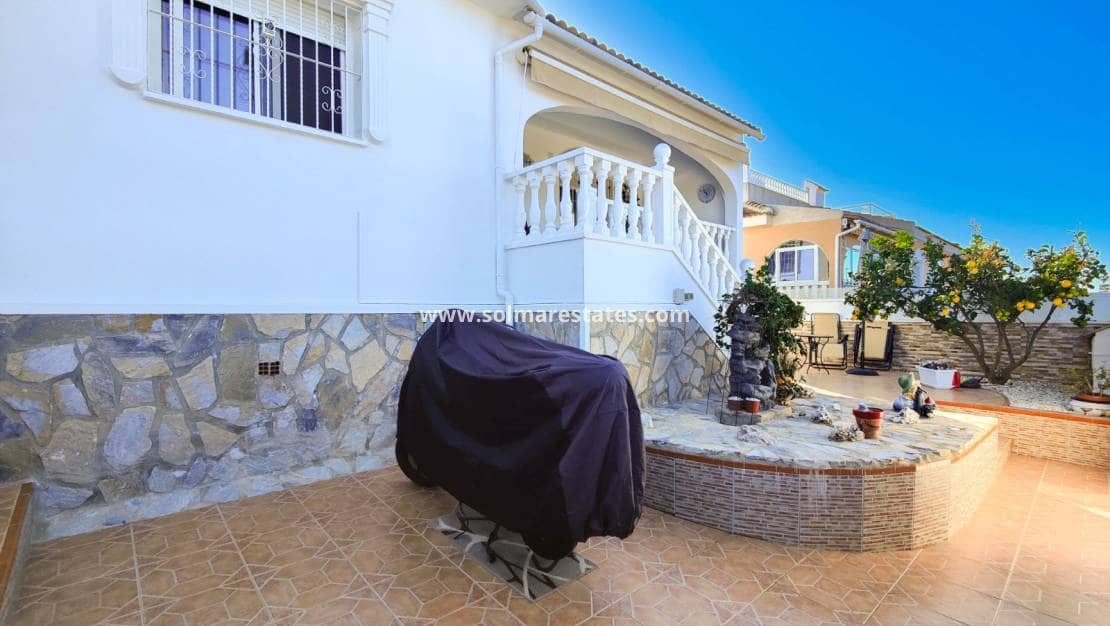 2 chambre Villa/Maison Semi-Mitoyenne à vendre à Ciudad Quesada avec piscine - 249 000 € (Ref: 9641012)