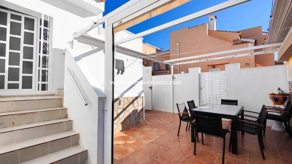 2 chambre Villa/Maison Semi-Mitoyenne à vendre à Ciudad Quesada avec piscine - 249 000 € (Ref: 9641012)