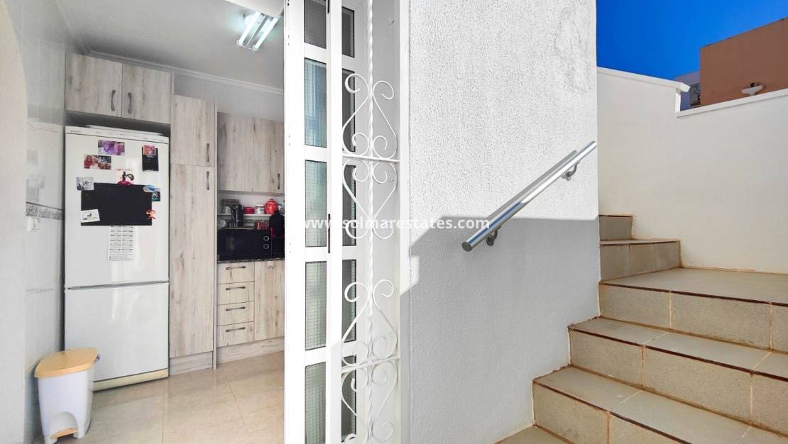 2 chambre Villa/Maison Semi-Mitoyenne à vendre à Ciudad Quesada avec piscine - 249 000 € (Ref: 9641012)