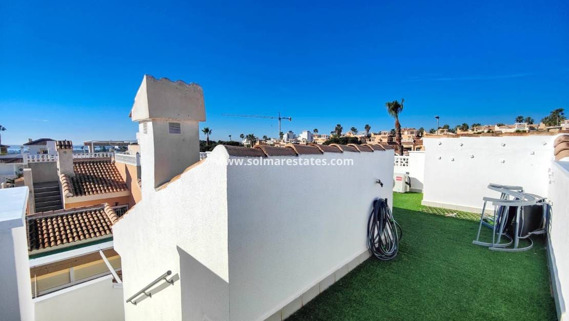 2 chambre Villa/Maison Semi-Mitoyenne à vendre à Ciudad Quesada avec piscine - 249 000 € (Ref: 9641012)