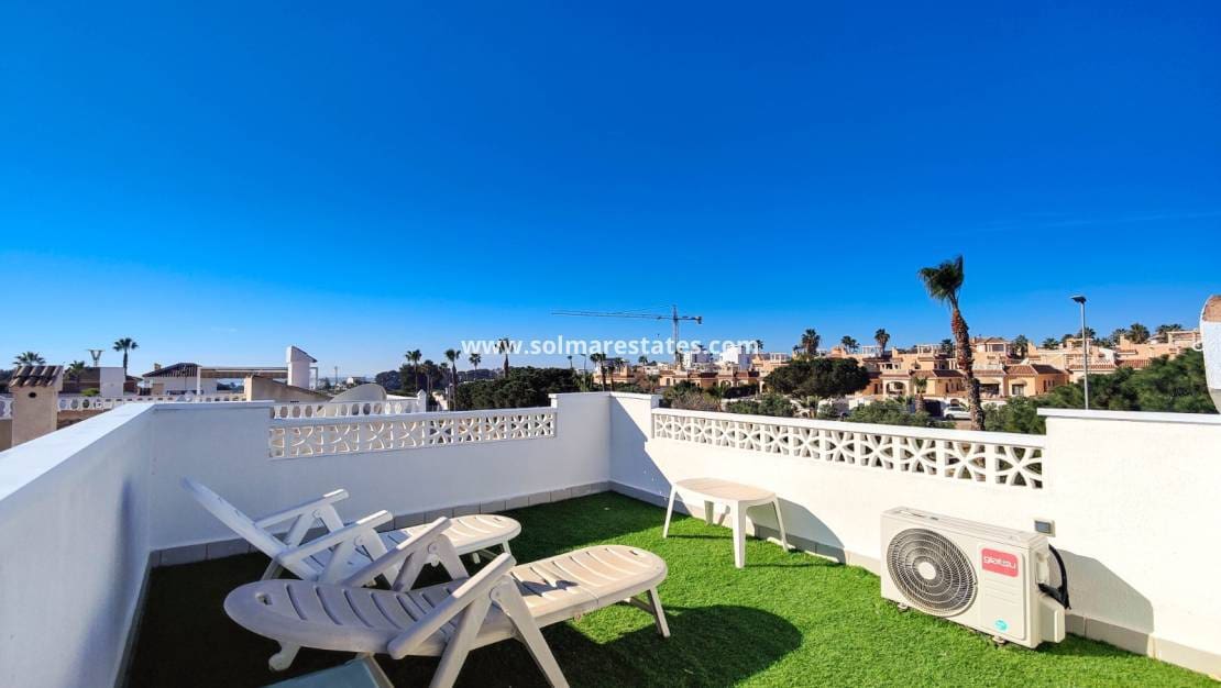 2 chambre Villa/Maison Semi-Mitoyenne à vendre à Ciudad Quesada avec piscine - 249 000 € (Ref: 9641012)