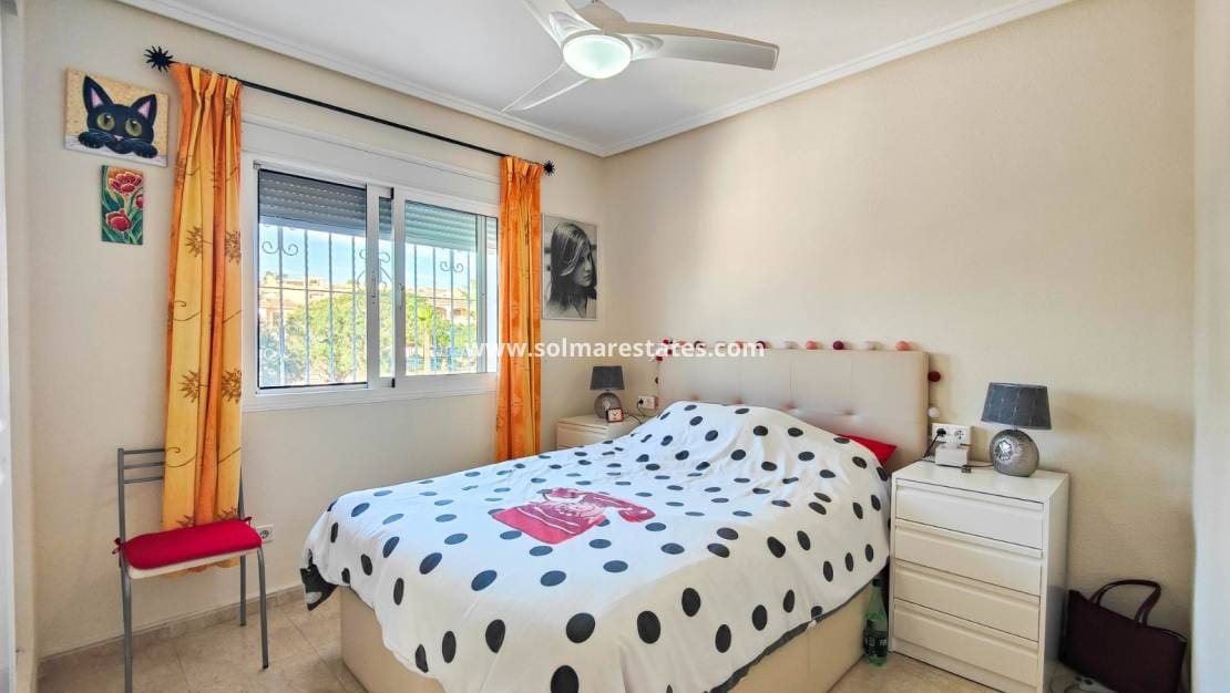 2 chambre Villa/Maison Semi-Mitoyenne à vendre à Ciudad Quesada avec piscine - 249 000 € (Ref: 9641012)