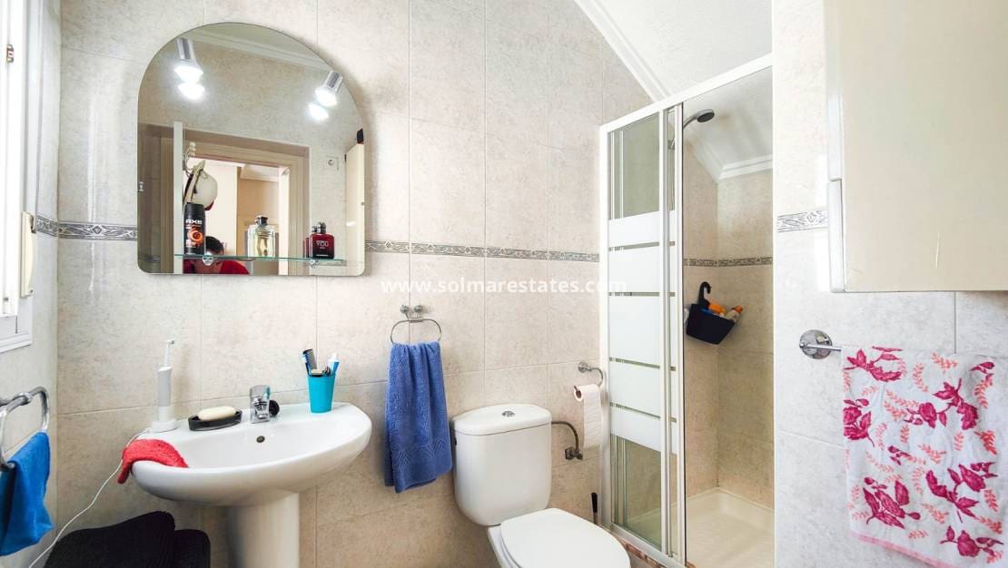 2 chambre Villa/Maison Semi-Mitoyenne à vendre à Ciudad Quesada avec piscine - 249 000 € (Ref: 9641012)