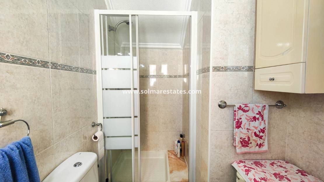 2 chambre Villa/Maison Semi-Mitoyenne à vendre à Ciudad Quesada avec piscine - 249 000 € (Ref: 9641012)