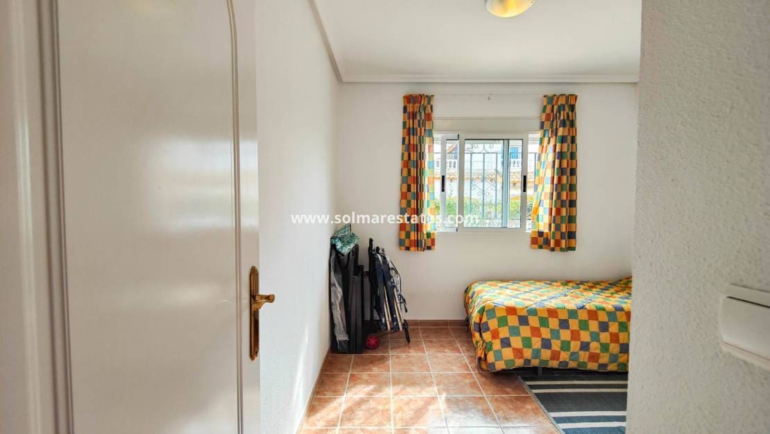 3 soveværelse Byhus til salg i Orihuela Costa med swimmingpool - € 235.000 (Ref: 9641013)