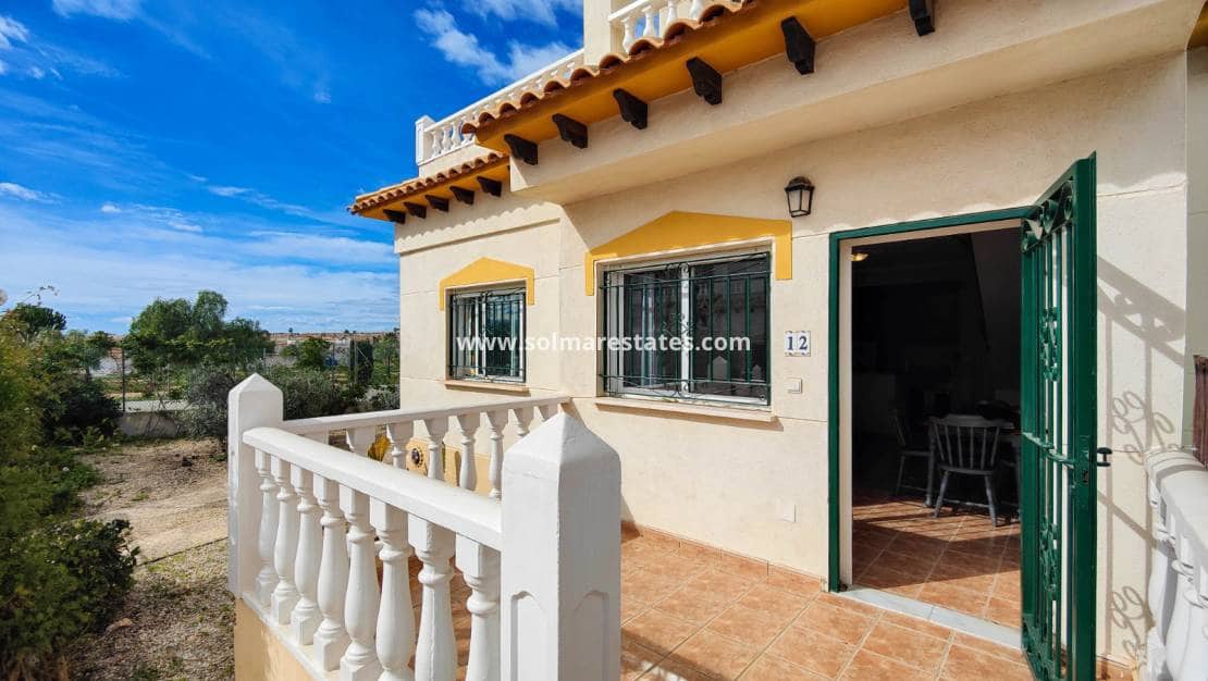 3 soveværelse Byhus til salg i Orihuela Costa med swimmingpool - € 235.000 (Ref: 9641013)