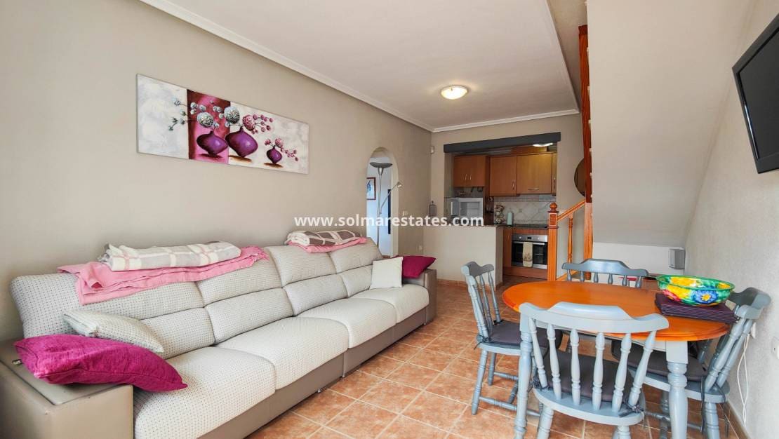 3 soveværelse Byhus til salg i Orihuela Costa med swimmingpool - € 235.000 (Ref: 9641013)