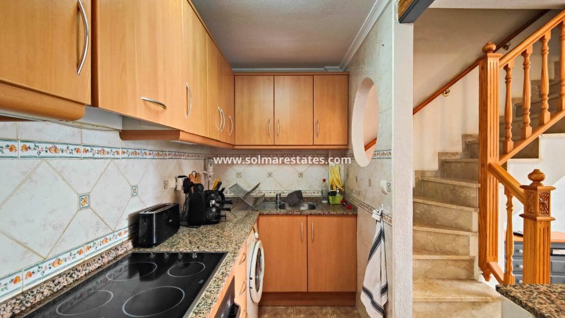 3 soveværelse Byhus til salg i Orihuela Costa med swimmingpool - € 235.000 (Ref: 9641013)