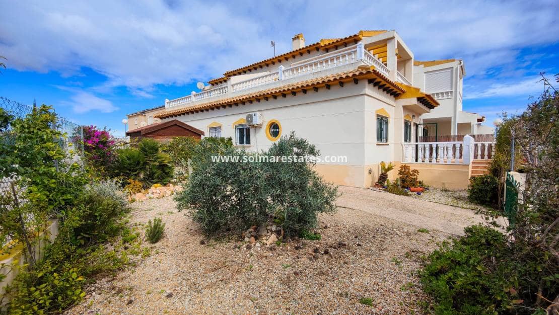 3 soveværelse Byhus til salg i Orihuela Costa med swimmingpool - € 235.000 (Ref: 9641013)