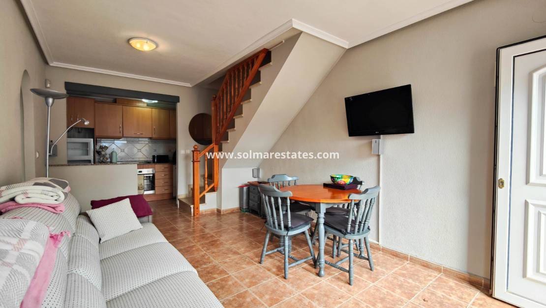 3 soveværelse Byhus til salg i Orihuela Costa med swimmingpool - € 235.000 (Ref: 9641013)