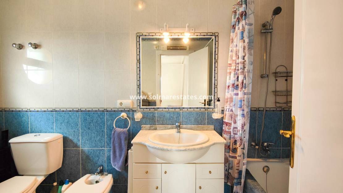 3 soveværelse Byhus til salg i Orihuela Costa med swimmingpool - € 235.000 (Ref: 9641013)