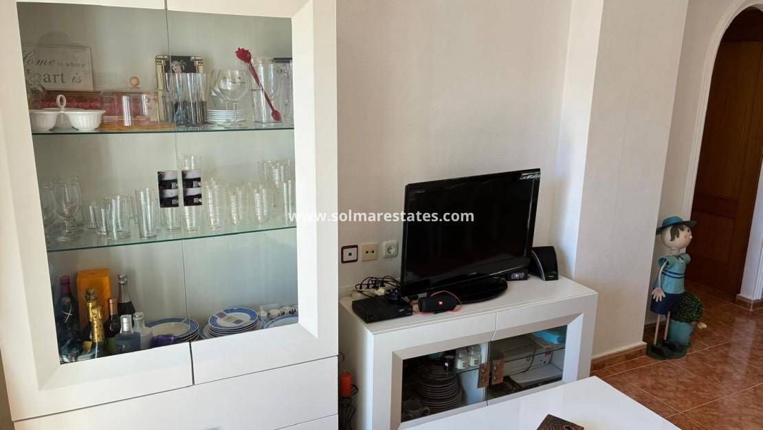 2 bedroom Apartment for sale in Algorfa with pool - € 120,000 (Ref: 9642426)