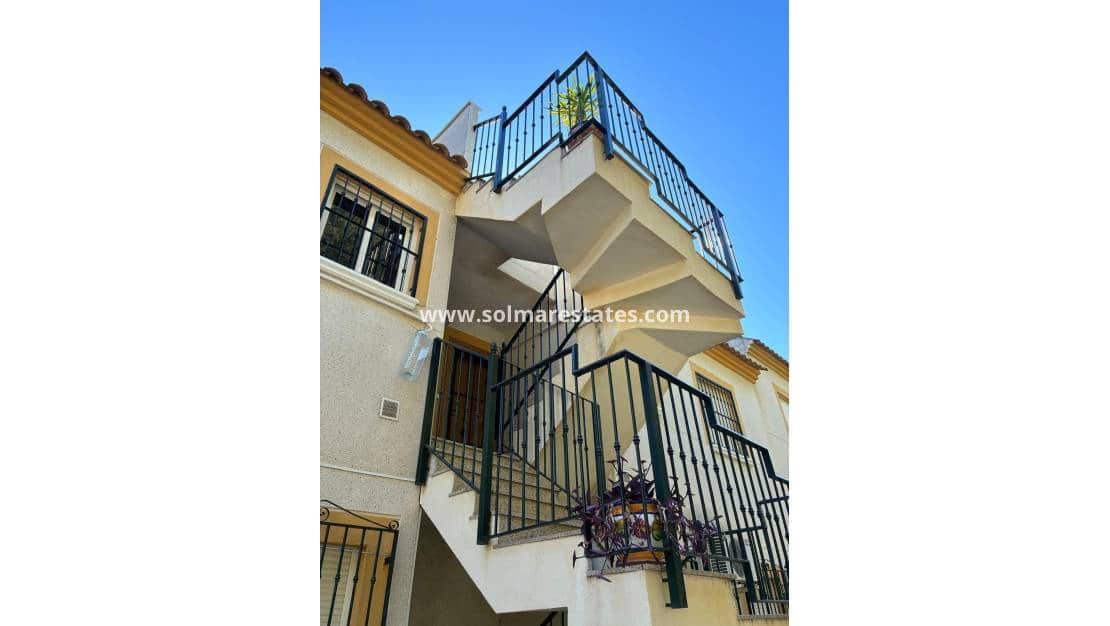 2 bedroom Apartment for sale in Algorfa with pool - € 120,000 (Ref: 9642426)