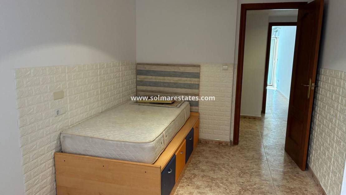 3 slaapkamer Appartement te koop in Almoradi - € 124.950 (Ref: 9642427)