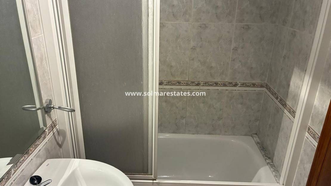 3 slaapkamer Appartement te koop in Almoradi - € 124.950 (Ref: 9642427)