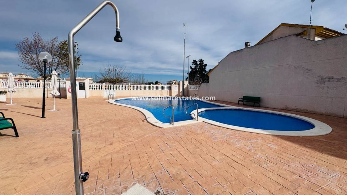 3 chambre Bungalow à vendre à Daya Nueva avec piscine - 159 950 € (Ref: 9645963)