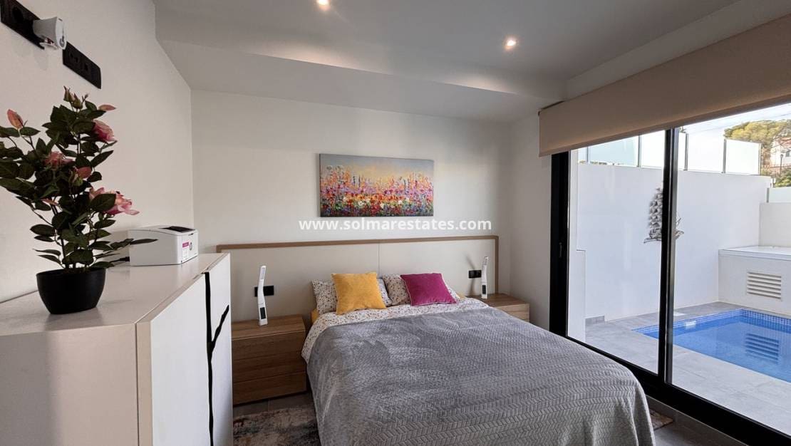 2 chambre Villa/Maison à vendre à Villamartin avec piscine - 434 950 € (Ref: 9649829)