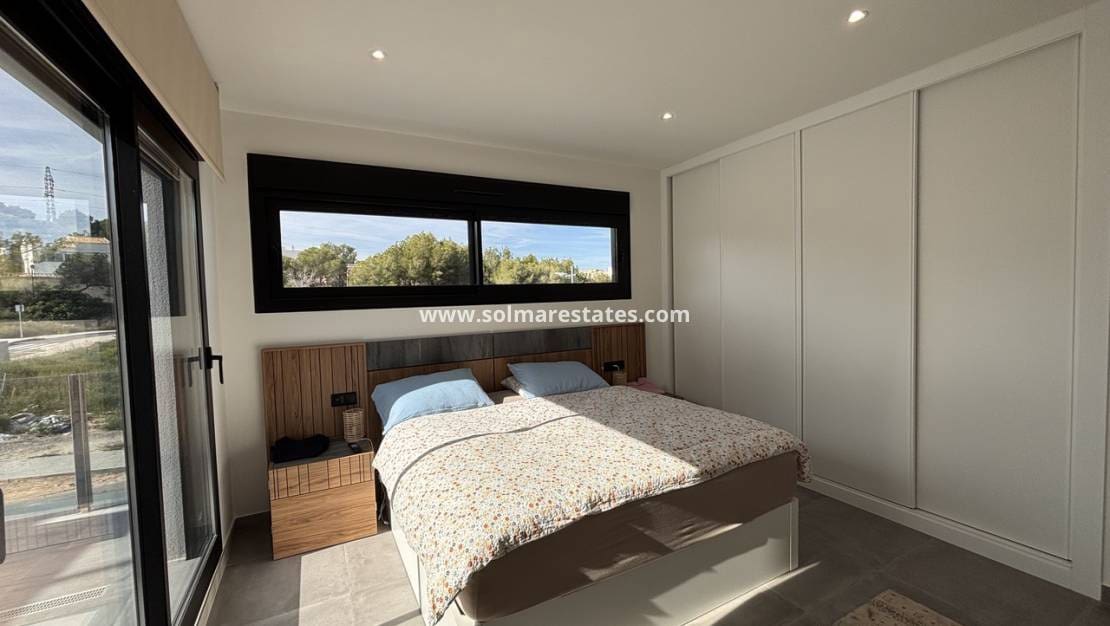 2 chambre Villa/Maison à vendre à Villamartin avec piscine - 434 950 € (Ref: 9649829)