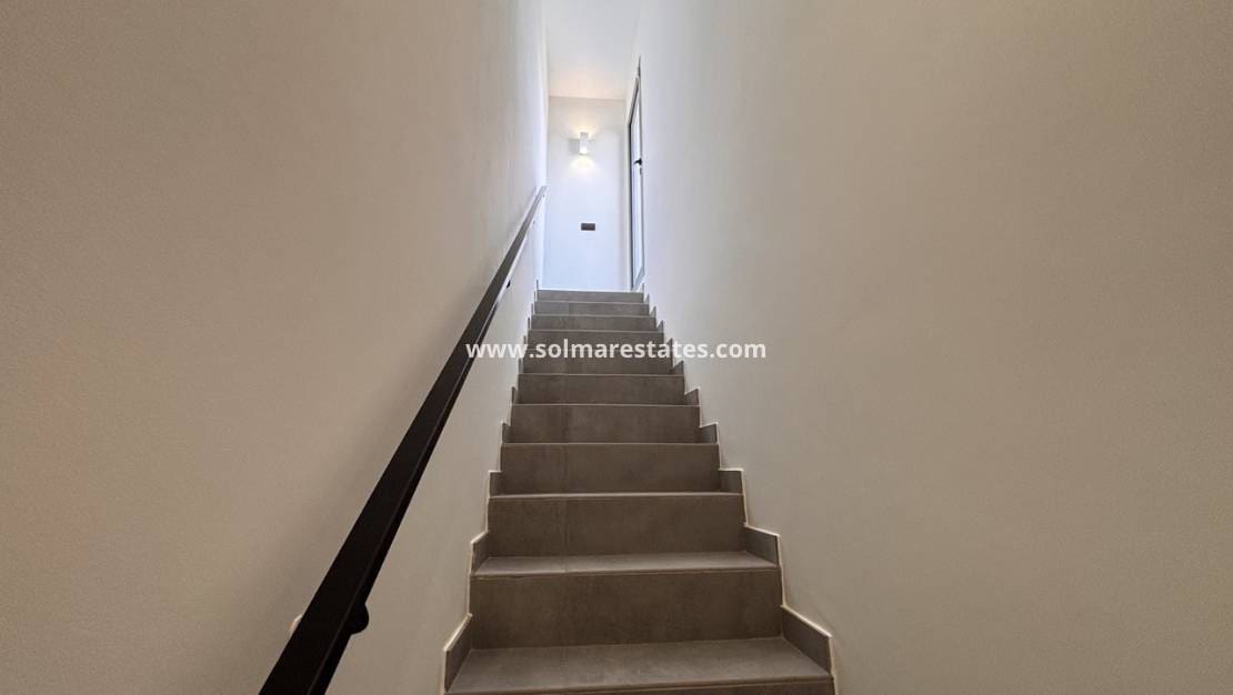 2 chambre Villa/Maison à vendre à Villamartin avec piscine - 434 950 € (Ref: 9649829)