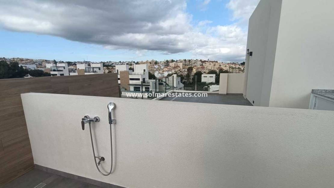2 chambre Villa/Maison à vendre à Villamartin avec piscine - 434 950 € (Ref: 9649829)