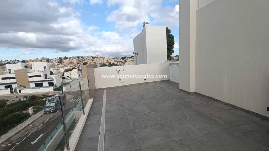 2 chambre Villa/Maison à vendre à Villamartin avec piscine - 434 950 € (Ref: 9649829)