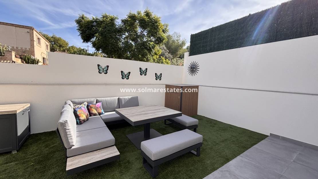 2 chambre Villa/Maison à vendre à Villamartin avec piscine - 434 950 € (Ref: 9649829)