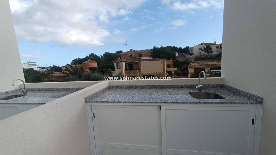2 chambre Villa/Maison à vendre à Villamartin avec piscine - 434 950 € (Ref: 9649829)