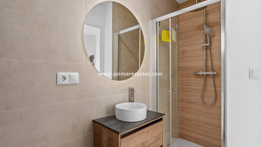 3 bedroom Semi-detached Villa for sale in Benimar with pool - € 269,000 (Ref: 9650326)