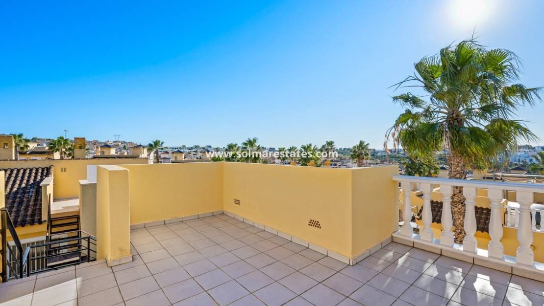 3 bedroom Semi-detached Villa for sale in Benimar with pool - € 269,000 (Ref: 9650326)