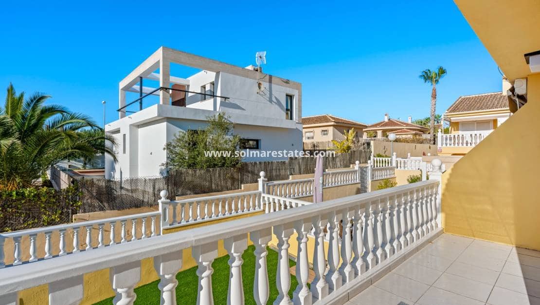 3 bedroom Semi-detached Villa for sale in Benimar with pool - € 269,000 (Ref: 9650326)
