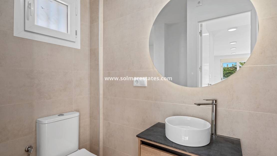 3 bedroom Semi-detached Villa for sale in Benimar with pool - € 269,000 (Ref: 9650326)