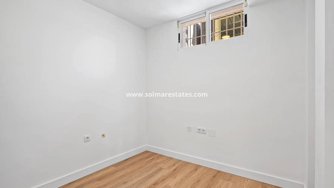 3 bedroom Semi-detached Villa for sale in Benimar with pool - € 269,000 (Ref: 9650326)