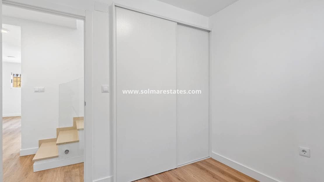 3 bedroom Semi-detached Villa for sale in Benimar with pool - € 269,000 (Ref: 9650326)