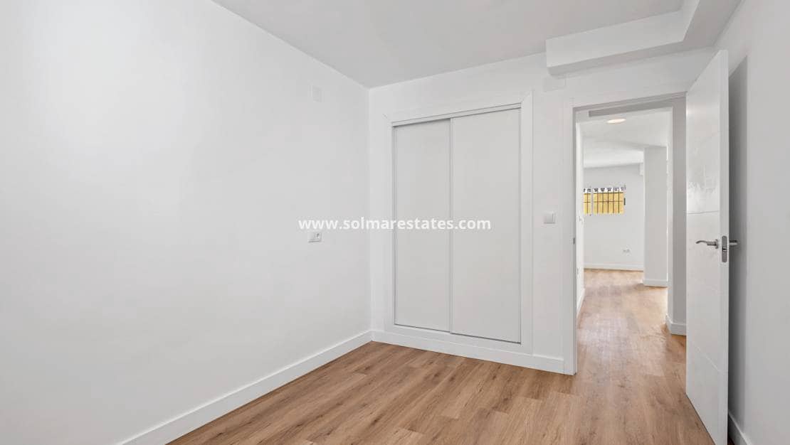 3 bedroom Semi-detached Villa for sale in Benimar with pool - € 269,000 (Ref: 9650326)