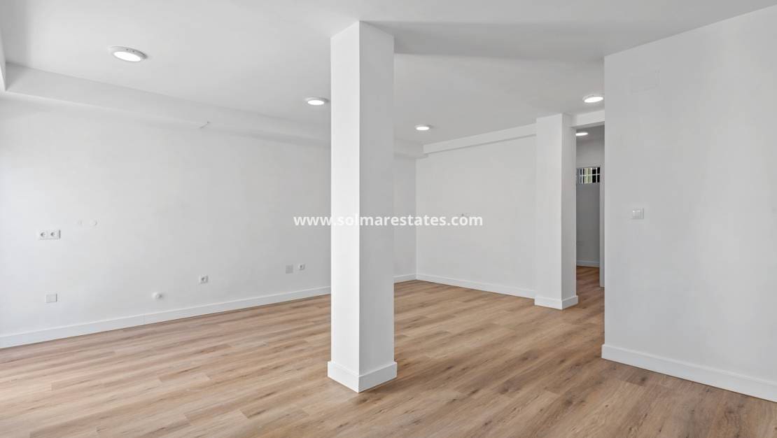 3 bedroom Semi-detached Villa for sale in Benimar with pool - € 269,000 (Ref: 9650326)