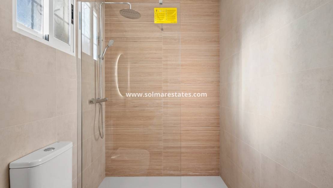 3 bedroom Semi-detached Villa for sale in Benimar with pool - € 269,000 (Ref: 9650326)